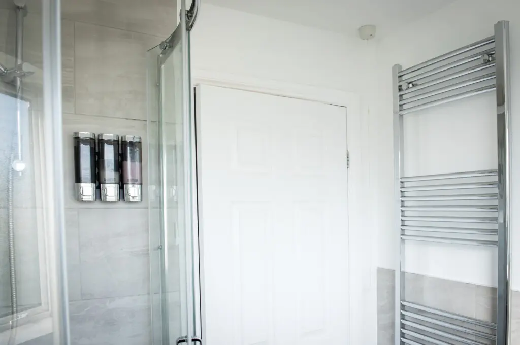 33e99e752fbf44591e90dafd80542b3794a8192b14bc33520f2c06334ffd42f0