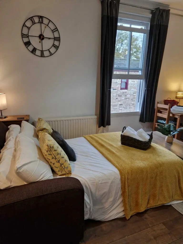 7655a10cac61713df747baa4ac84ca8a96dcbe81fc4cf161ca9ef616702cfbf8