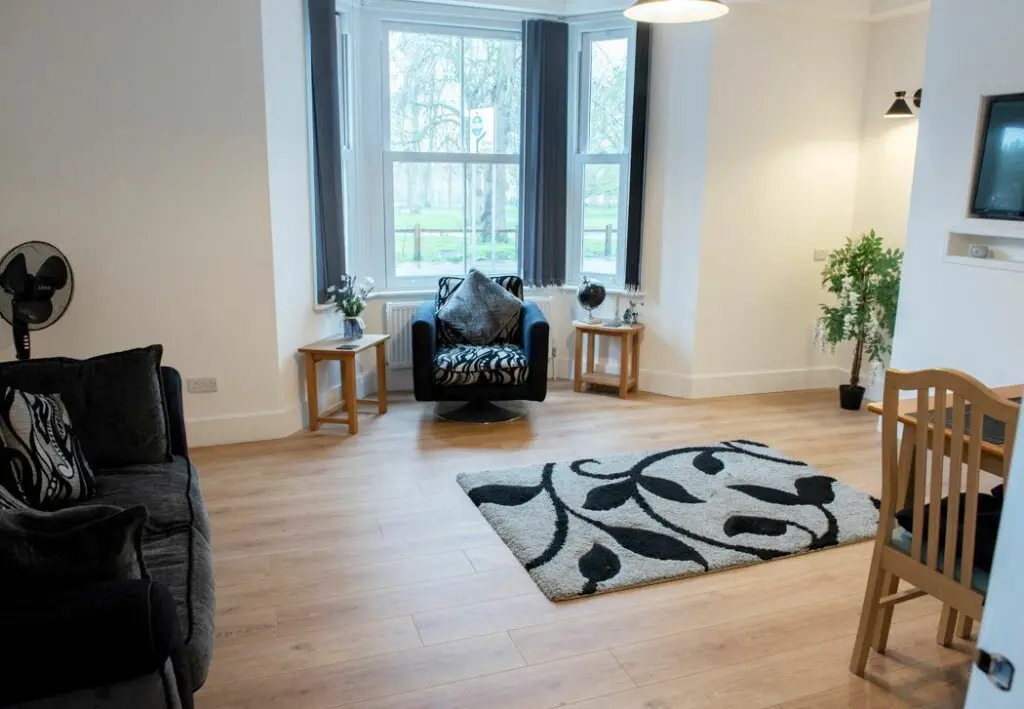 77a4ec421659e0fefed44b03bc0a3d9448036008f14b5fbd3f1ab35597cf1061