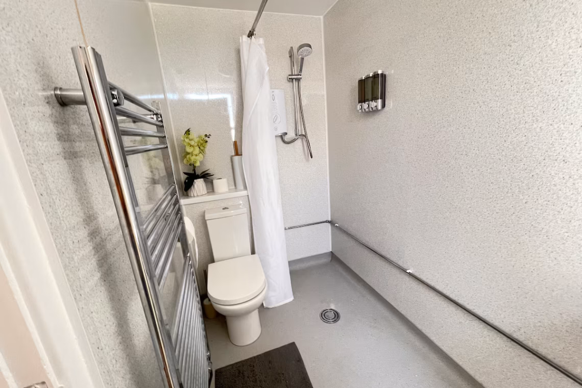 8e5692a1 af2d 47e5 b5b2 aeedf8a34421