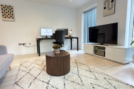Station Rest, Cambridge: living room workspace