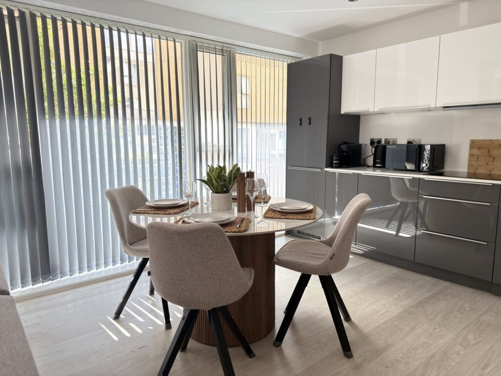 Station Rest, Cambridge: dining kitchen