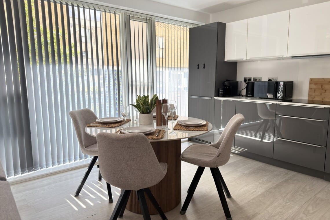 Station Rest, Cambridge: dining kitchen