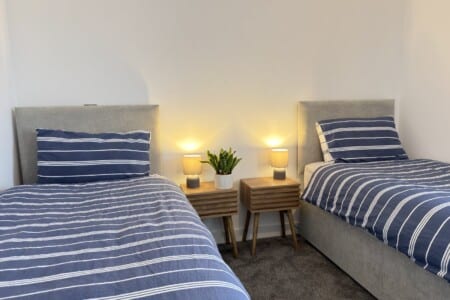 Station Rest, Cambridge: twin bedroom