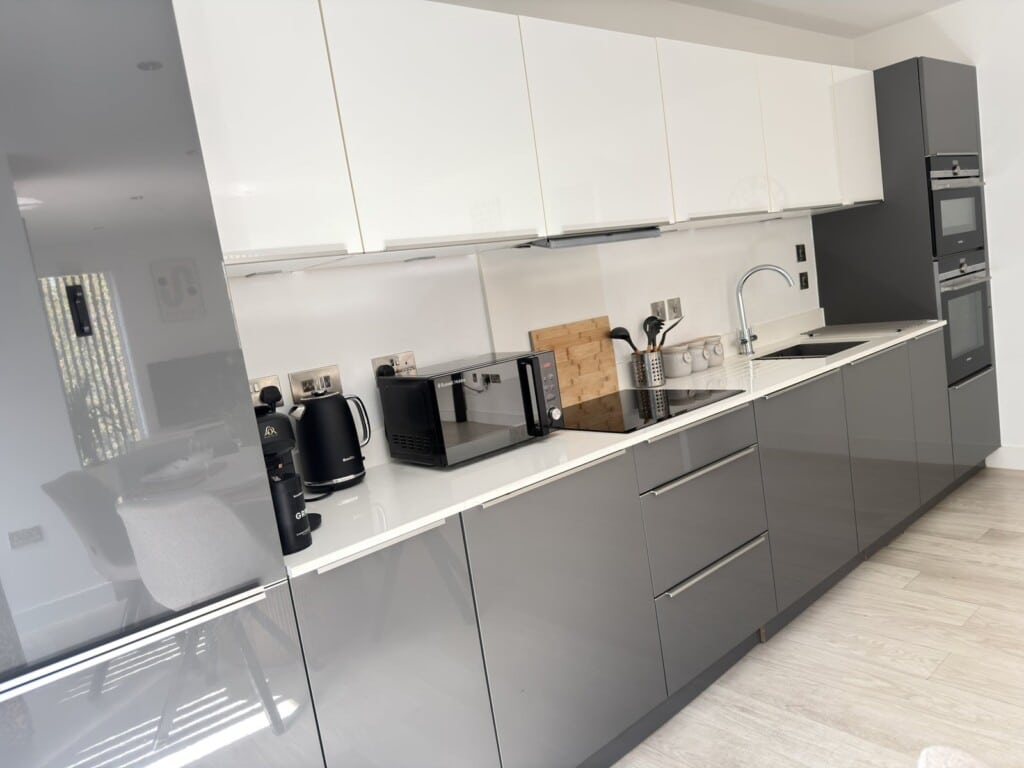 Station Rest, Cambridge: kitchen
