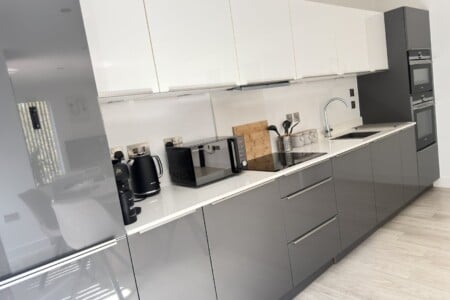 Station Rest, Cambridge: kitchen