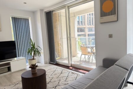 Station Rest, Cambridge: living room balcony