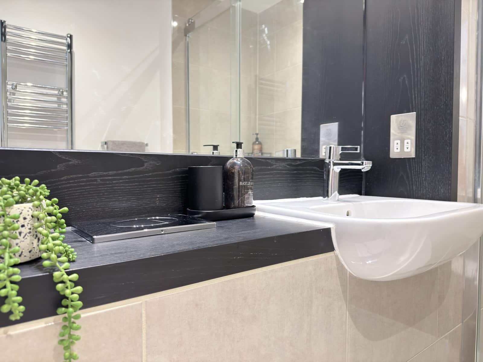 Station Rest, Cambridge: en suite