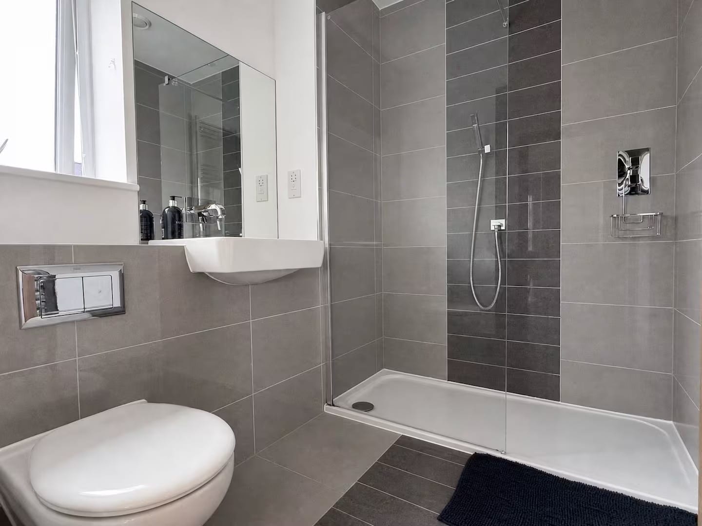 The Observatory, Cambridge: shower room