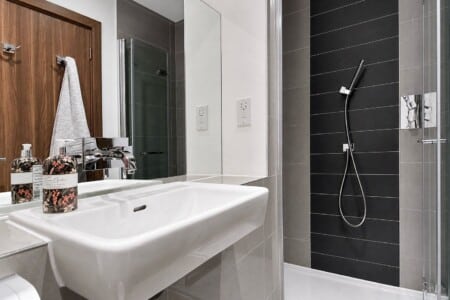 The Observatory, Cambridge: bathroom